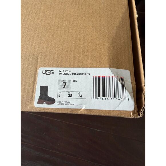 UGG Classic New Heights Short Boot Women’s Black Size 7 - Picture 8 of 10